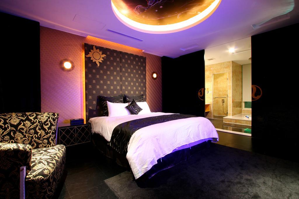 Melody Motel Cơ Long Ngoại thất bức ảnh