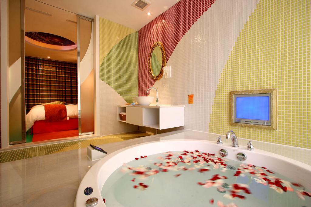 Melody Motel Cơ Long Ngoại thất bức ảnh