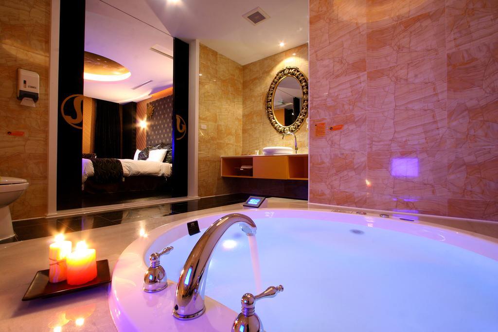 Melody Motel Cơ Long Ngoại thất bức ảnh